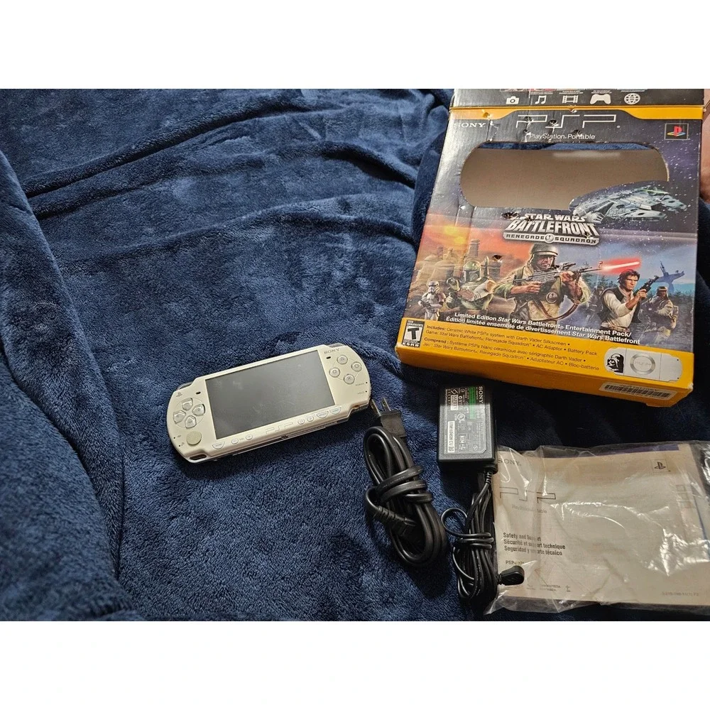 Sony PSP 2000 Star Wars Battlefront Limited Edition Ceramic White Console Boxed